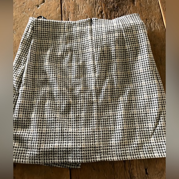 Plaid Skirt - Picture 4 of 4